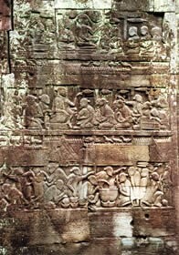 カンボジア、アンコール・トムのバイヨン寺院の壁に掘られたクメール人の生活。1992年