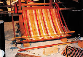 チャンパの伝統的織物。20周年記念事業「海のシルクロード――チャンパ王国の遺跡と文化展」（1995年）より