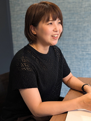 大石友子(おおいし・ともこ)