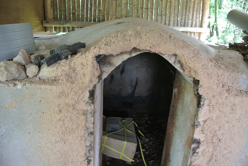 吉之元じじばば里山ファーム構想内の炭焼き小屋