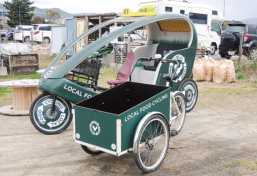 手前が助成金で購入したコンポスト回収用自転車