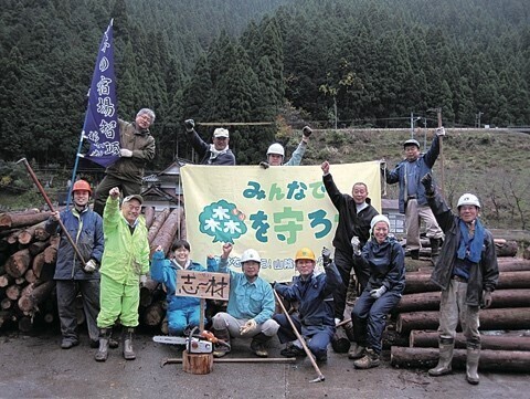 2012年度 国内助成プログラム「兄弟木の駅プロジェクト─共通の地域課題解決のために木の駅に取り組む山村が交流し、悩みを分かち合い、育て育ち合う「結」の構築」で行われた木の駅プロジェクト（智頭町木の宿場）