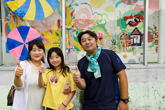 韓国清州の子どもたちと日本のアーティスト野田智之氏が協働制作したパブリックアート作品。2016年度 国際助成プログラム「アートの創造性を通じた子どもを育む環境づくりの考察」（2017年8月）