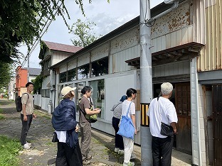 外観からは中が想像のつかない「ものかたり」
