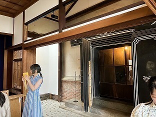 「ものかたり」内にある雪国ならではの内蔵(母屋とつながる蔵)の扉