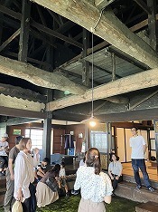 「シェアビレッジ町村」の太いハリ
