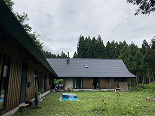 「森山ビレッジ」は屋根で棟がつながったつくり